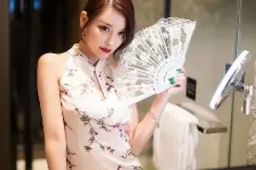 内娱1天4大瓜！顶流恋情、深夜泡酒吧、全身整容一个比一个离谱